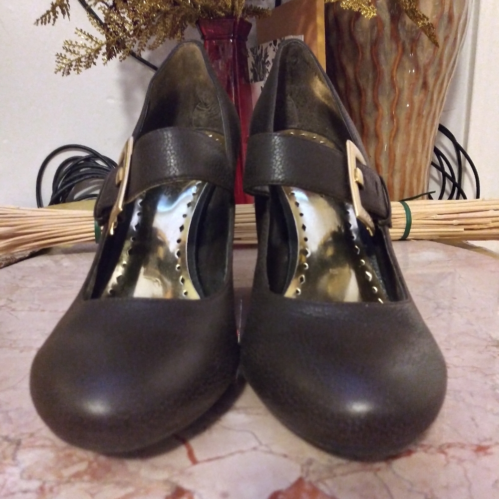 BCBG Leather shoes